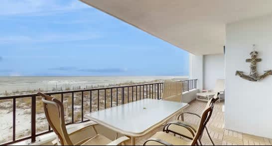 Surf Dweller 207🌊Gulf Front🏖️Free Beach Setup - Image 1