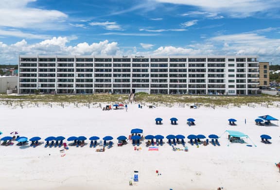 Surf Dweller 112🌊Gulf Front🏖️Free Beach Setup - Image 1