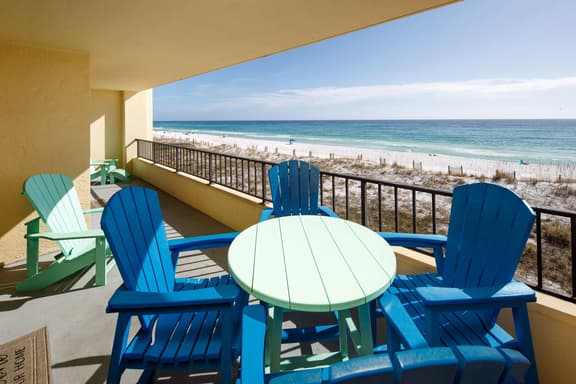 Surf Dweller 312🌊Gulf Front🏖️Free Beach Setup - Image 1